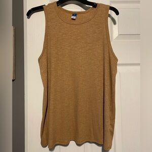 Women’s Old Navy Tanks (2)